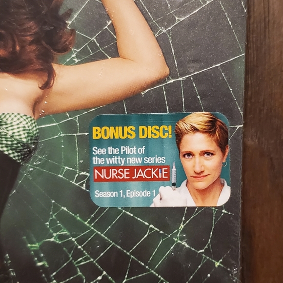 Sealed! Weeds: Seasons 1 - 5 (DVD) - Picture 7 of 8